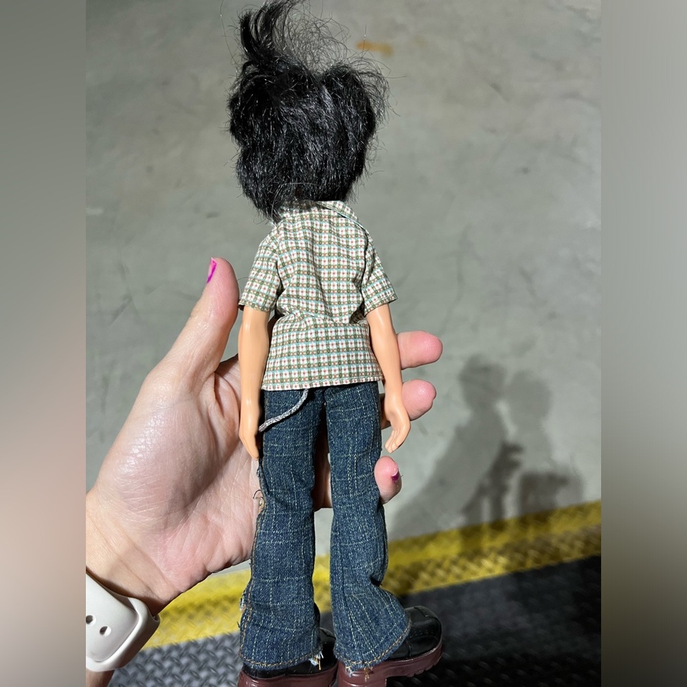BRATZ DOLL - Picture 2 of 3
